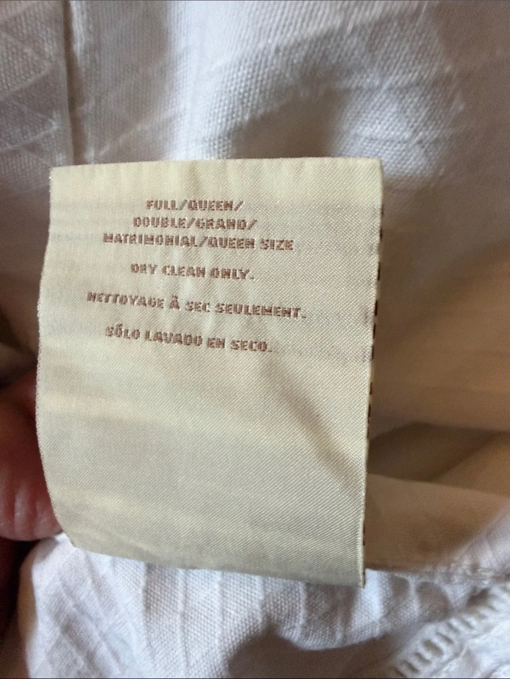 Ralph Lauren Cream Elegant Embroidered COTTON cover with Scroll Floral Motif.